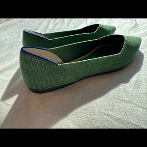 Rothys Willow points sz 8.5